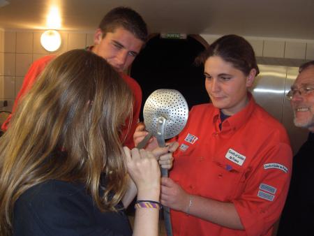 c'est comme �a qu'on fait la vaisselle...